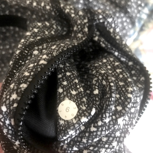 🍒LULULEMON DEFINE Jacket FROZEN FIZZ sz 6 Black/White ~ RARE!! - Picture 4 of 6